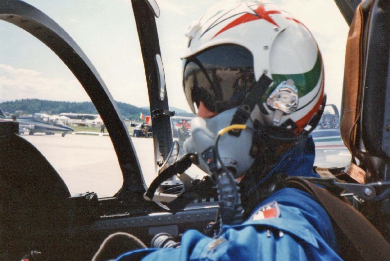 storiadellefreccetricolori.it