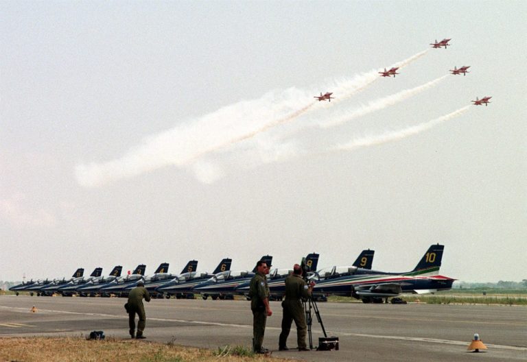 Nasce la bici jet: Frecce Tricolori su due ruote per battere il