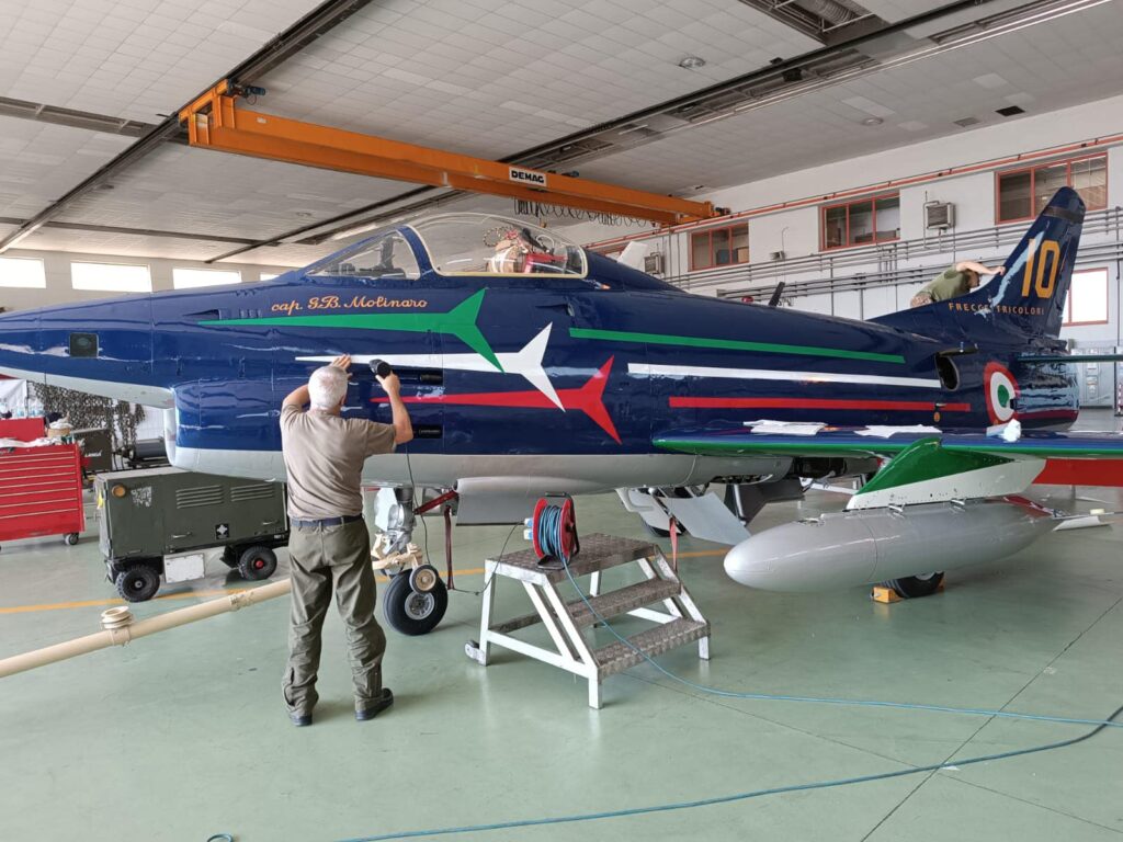 L'Aeronautica Militare scorta il G-91R fino a Piacenza – Italiavola & Travel