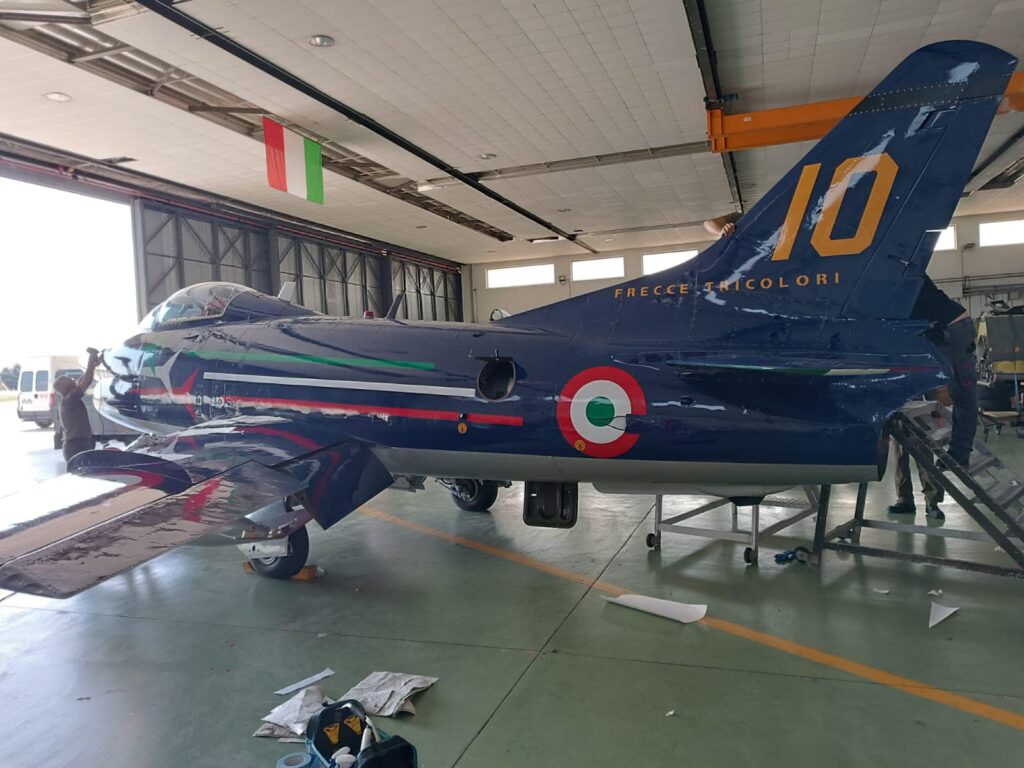 L'Aeronautica Militare scorta il G-91R fino a Piacenza – Italiavola & Travel